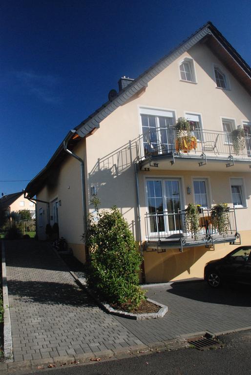 Wein- Und Gaestehaus Genetsch Lieser Extérieur photo